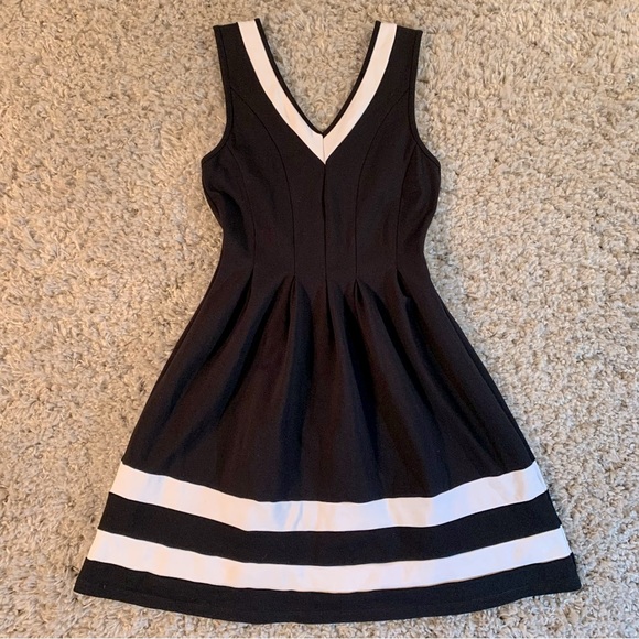 Monteau Black and White Dress Women’s Size XSmall - Picture 1 of 6